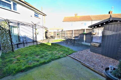 3 bedroom semi-detached house for sale - Orchard Road, Southminster