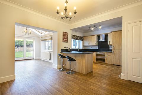 69 Causeway Head Road, Sheffield, S17 3DX