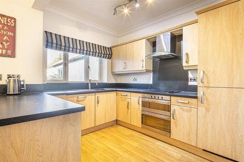 69 Causeway Head Road, Sheffield, S17 3DX