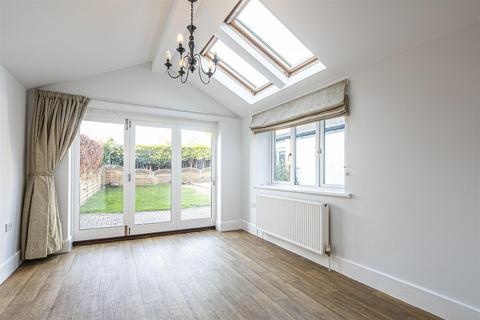 69 Causeway Head Road, Sheffield, S17 3DX
