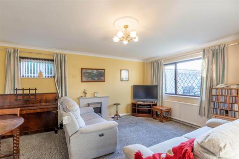 10 Hamilton Park Road, Doncaster, DN5 8TX