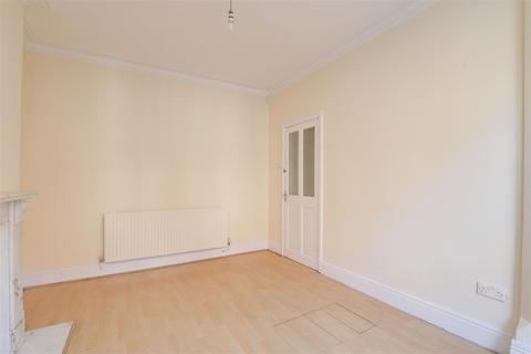 3 bedroom terraced house to rent - Wilford Crescent East, Meadows, Nottinghamshire, NG2 2ED