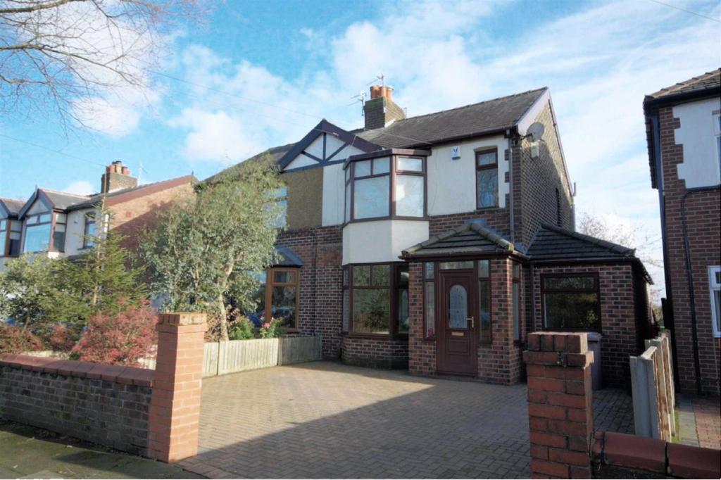 Liverpool Road, Pewfall 3 bed semidetached house £900 pcm (£208 pw)