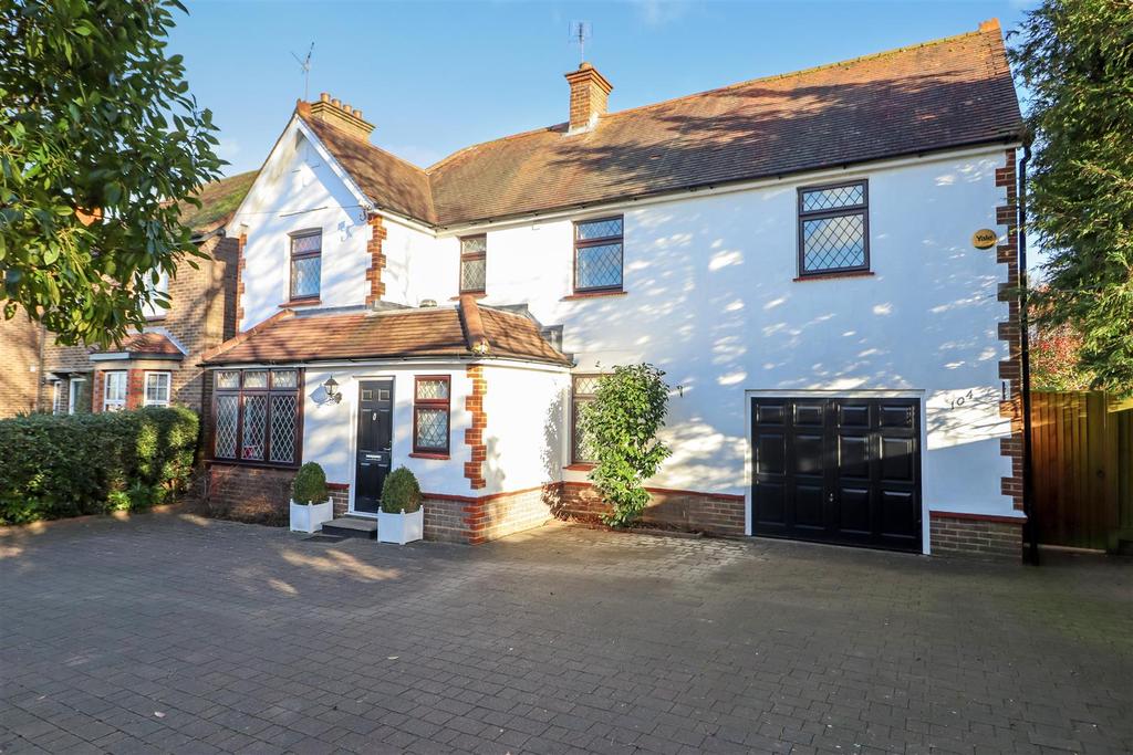 Rusper Road, Horsham 4 bed detached house £800,000