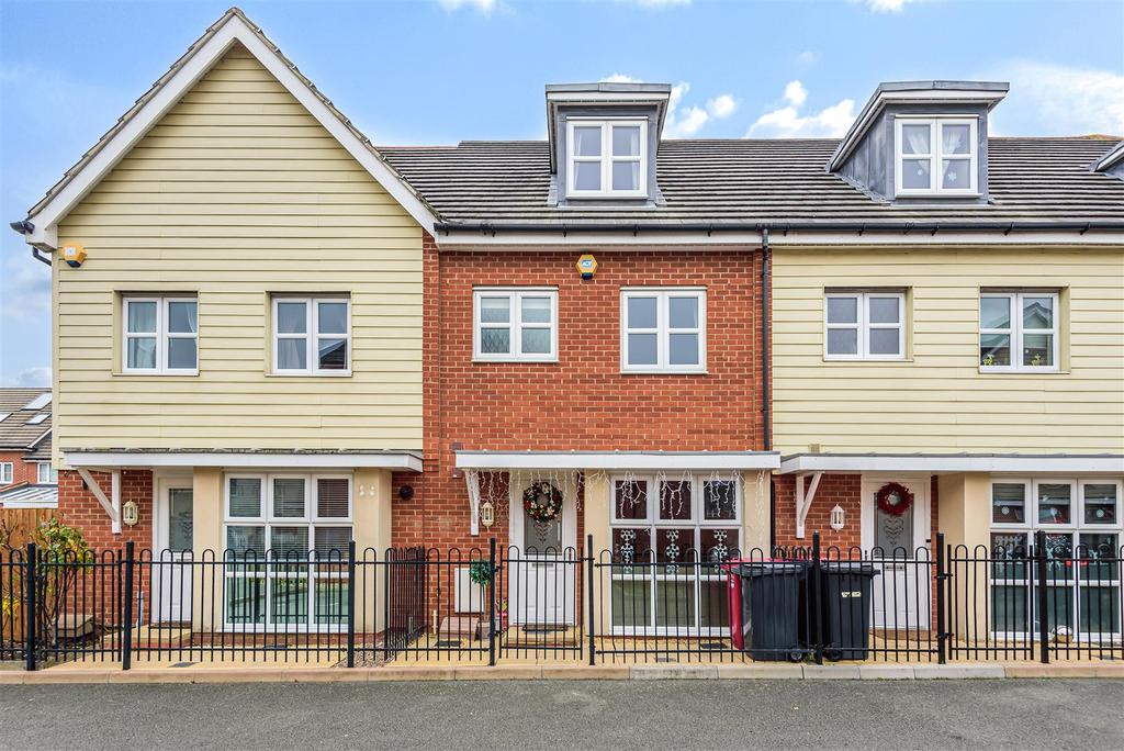 St. Margaret Way, Cippenham 4 bed terraced house £490,000