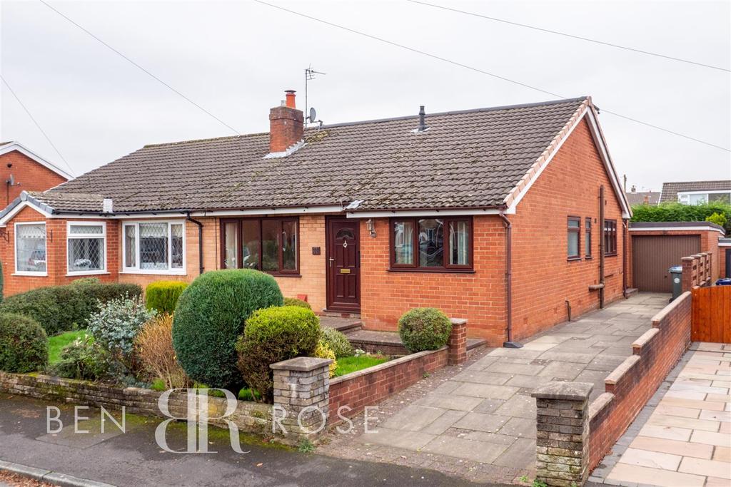 Manston Grove, Chorley 4 bed semidetached bungalow £199,995