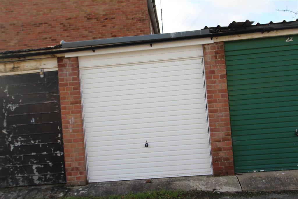 Breaches Lane, Off Chandag Road, Keynsham, Bristol Garage £20,000