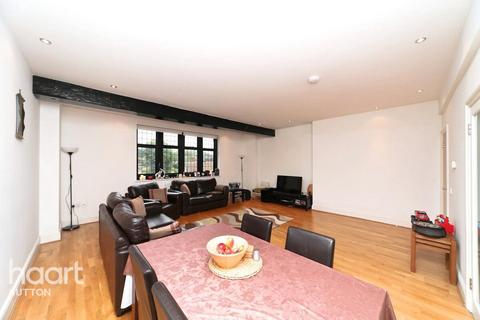 2 bedroom apartment to rent, Reigate Road, Epsom