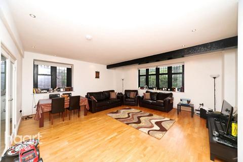 2 bedroom apartment to rent, Reigate Road, Epsom