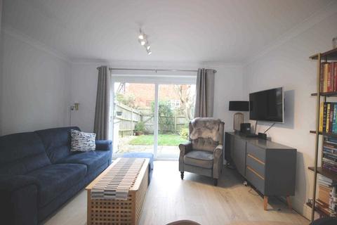 6 Fairborne Way, Guildford, GU2 9GB