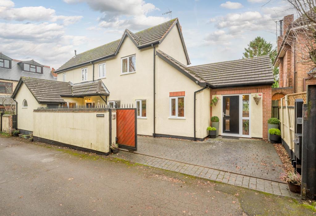 The Coach House, Greenleighs, Northway 4 bed detached house £450,000