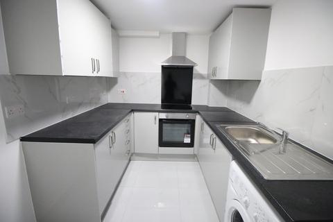 1 bedroom flat to rent - The Drive, Slough, Berkshire, SL3