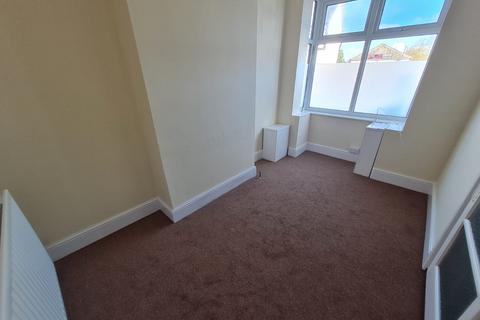 3 bedroom terraced house to rent, Reddings Lane, Birmingham B11