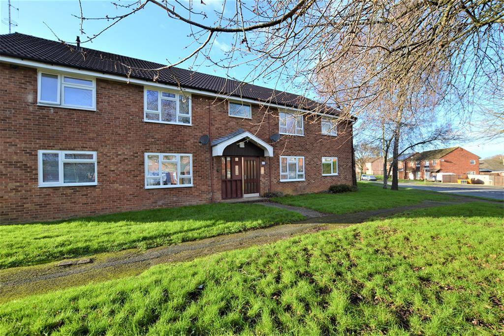 Windermere Road, Cheltenham, GL51 3PT 2 bed ground floor flat £175,000