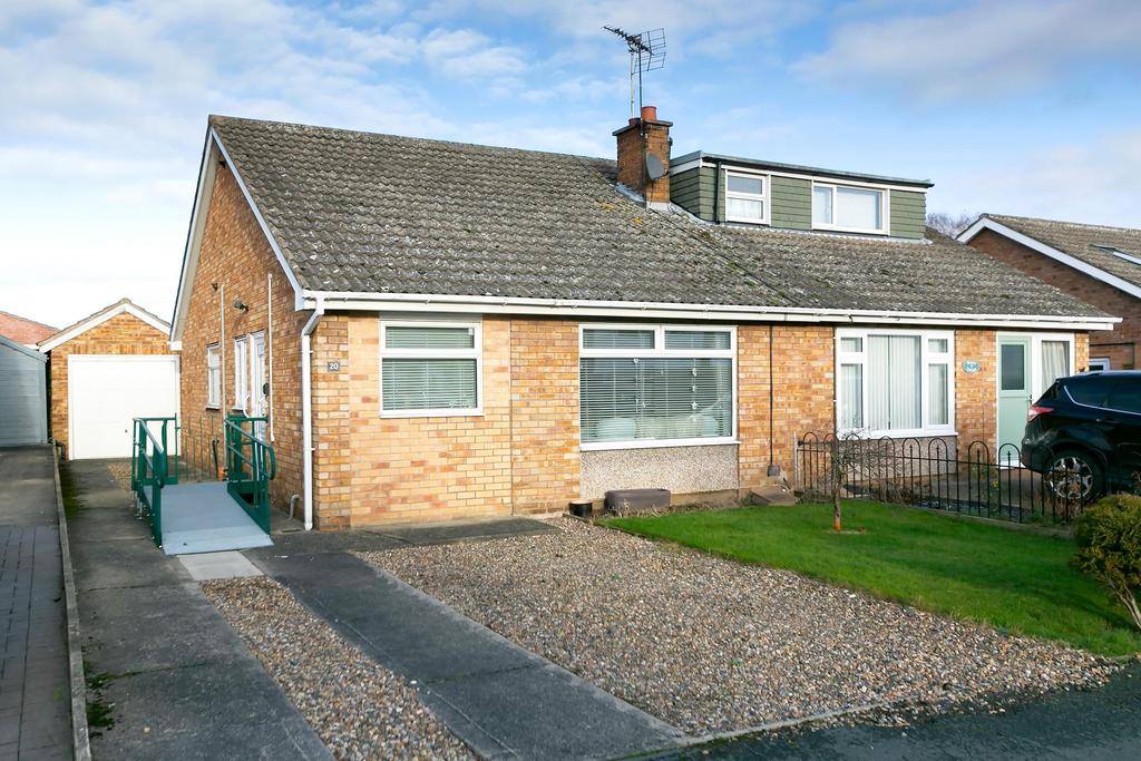 Park Lane, Wilberfoss, York, North... 2 bed semi-detached bungalow - £ ...