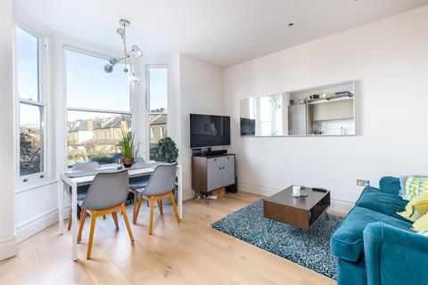 8 Twyford Crescent, London, W3 9PP