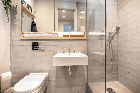 8 Twyford Crescent, London, W3 9PP