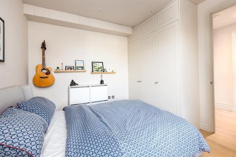 8 Twyford Crescent, London, W3 9PP