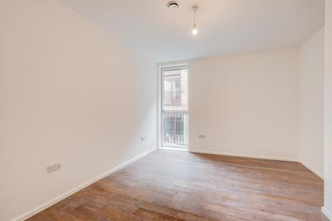 2 bedroom apartment to rent - Gransden Avenue, Hackney E8