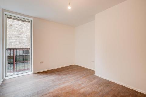 2 bedroom apartment to rent - Gransden Avenue, Hackney E8