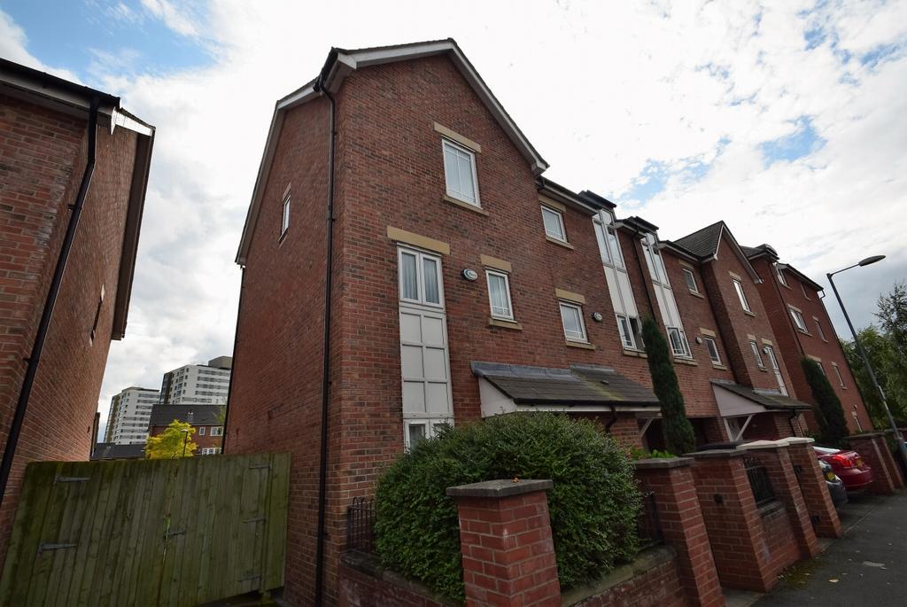 4 bedroom Town House for rent