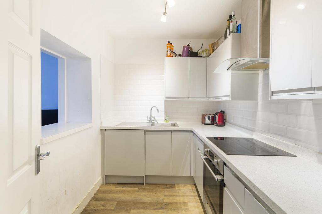 Apartment in Clifton - View 4