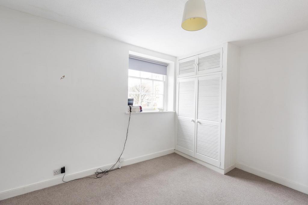 Apartment in Clifton - More