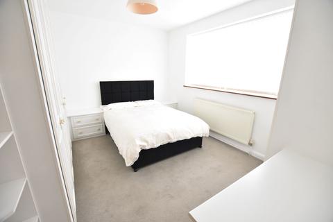 27 Hamilton Close, Feltham, TW13 4PS