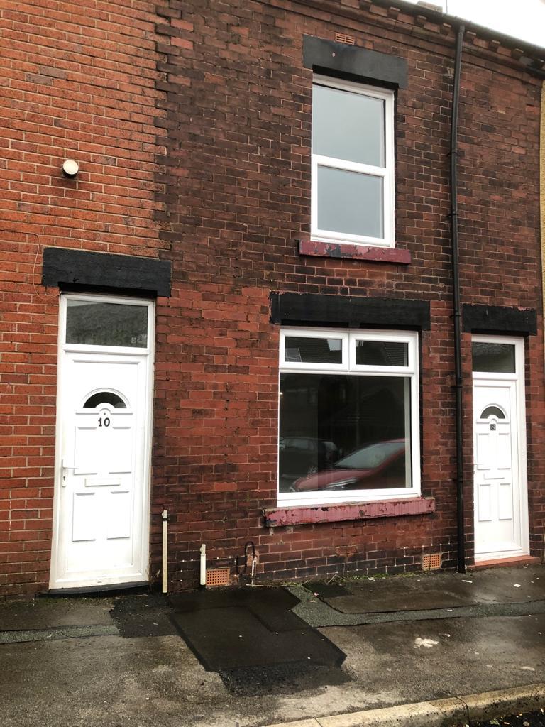 Eldon Street, Bolton BL2 2 bed terraced house £595 pcm (£137 pw)