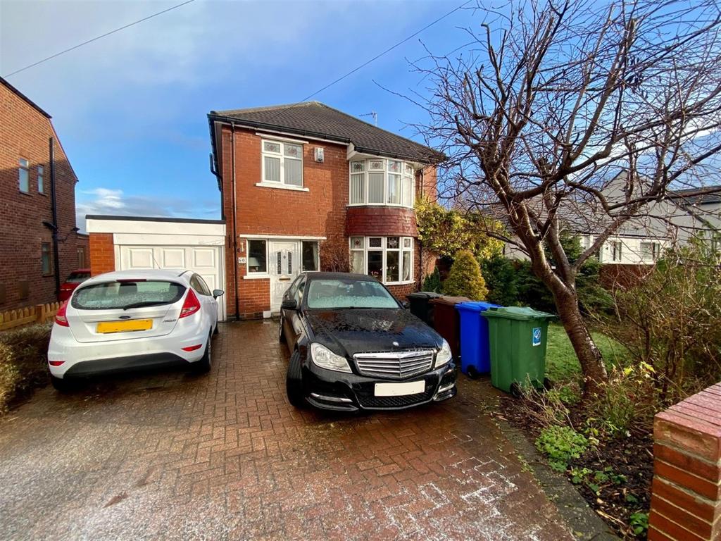 Warren Lane, Chapeltown, Sheffield... 3 bed detached house £350,000