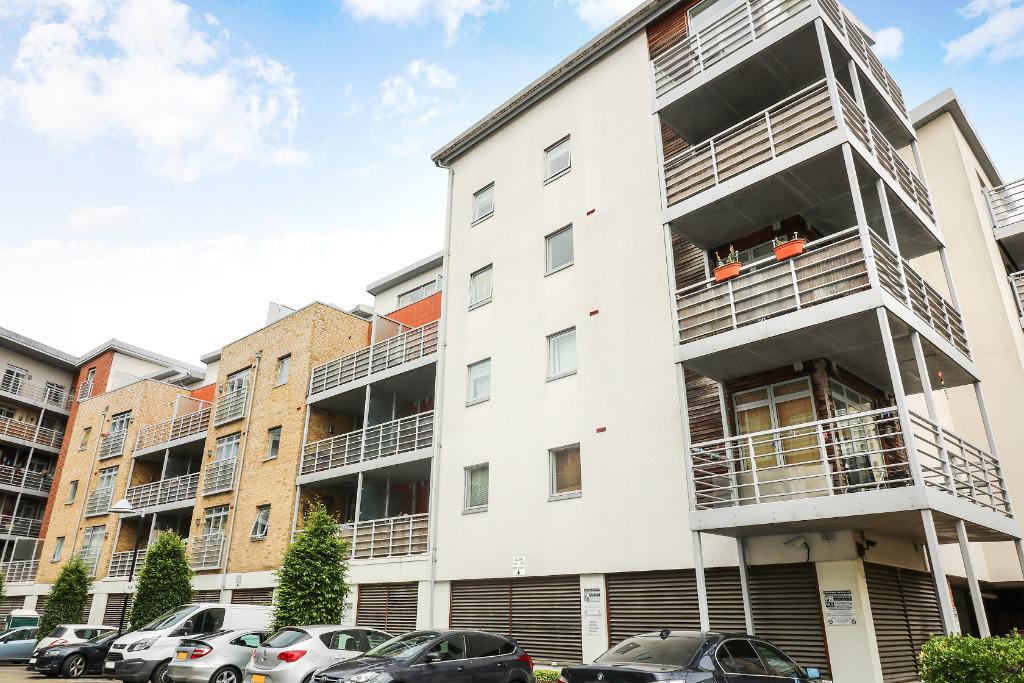 Kingfisher Meadow, Maidstone, ME16 2 bed flat £195,000