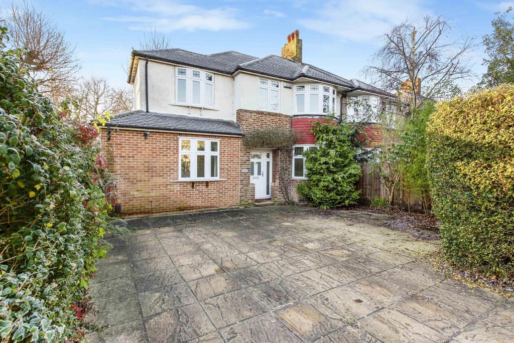 Clarence Avenue, New Malden, KT3 4 bed semidetached house £925,000