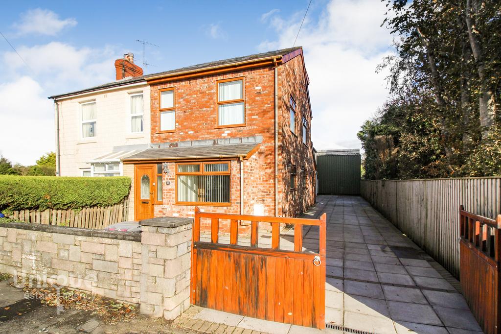 Midgeland Road, Blackpool, Lancashire, FY4 4 bed semidetached house to
