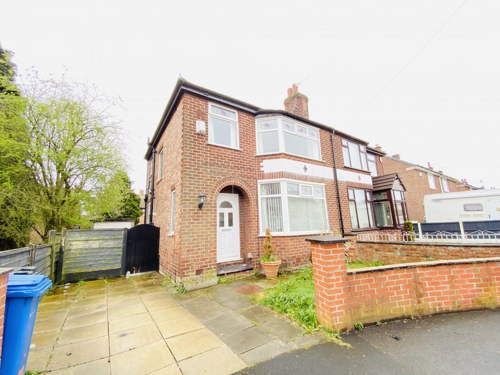 Edale Avenue, Reddish, Stockport, SK5 3 bed semidetached house £900