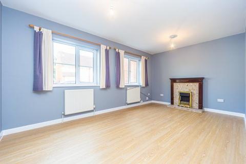 2 bedroom flat to rent, Lynwood Drive, Andover, SP10