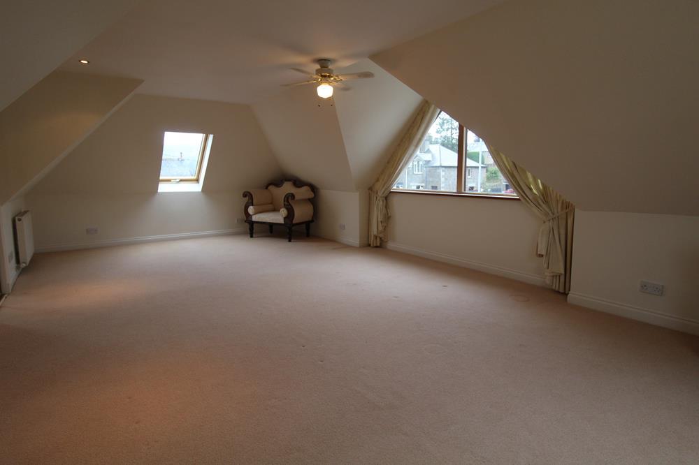 Master Bedroom pic 2