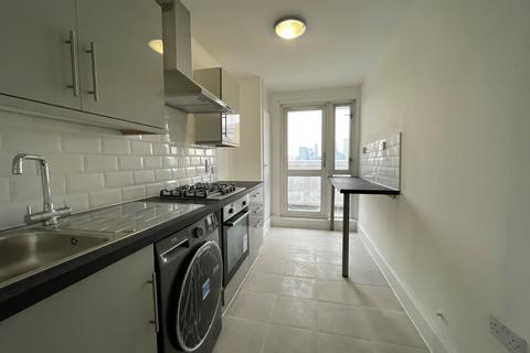 2 bedroom flat to rent - Gayton House, Bow, E3