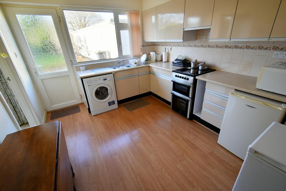 Headswell Crescent, Redhill, Bournemouth, Dorset, BH10 6LF 3 bed