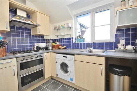 3 bedroom apartment for sale - Chantry Close, Sunbury-on-Thames, Surrey, TW16
