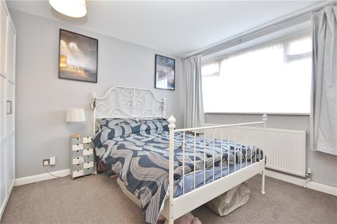 6 Templecroft, Ashford, TW15 1TJ