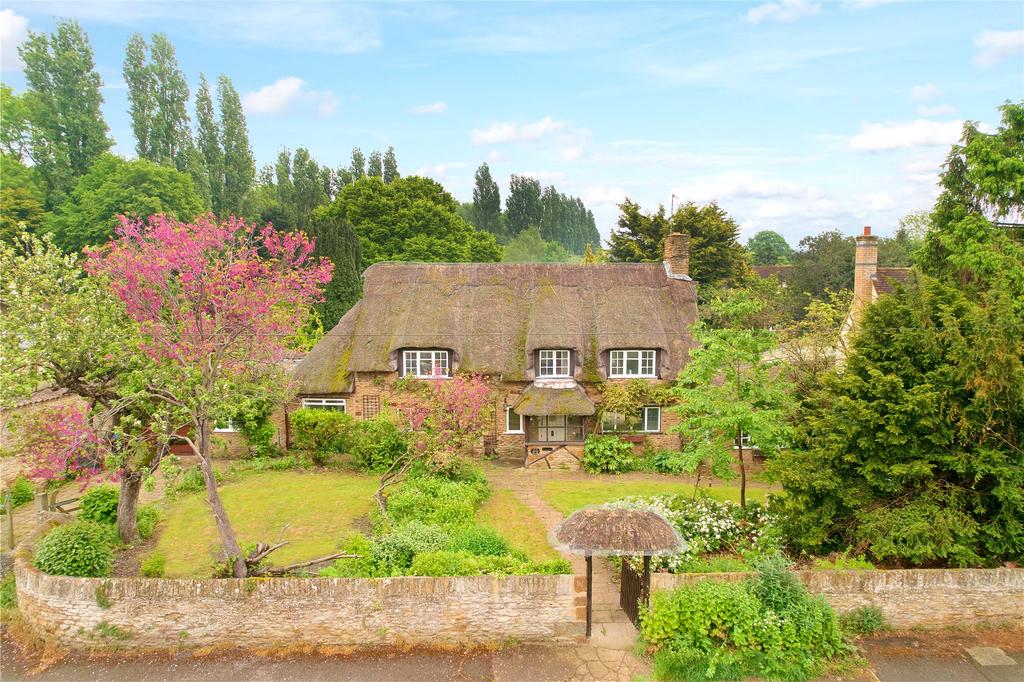Church Lane, Little Billing, Northamptonshire, NN3 4 bed detached house for sale £500,000