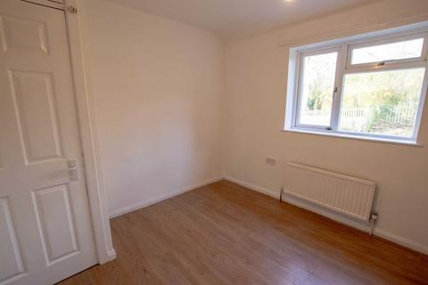 3 bedroom semi-detached house to rent - Eltham Close, ASPLEY, NG8 6BS