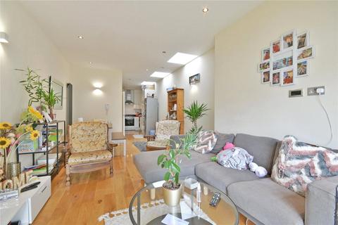3 bedroom flat for sale - Chaplin Road, Willesden Green, NW2