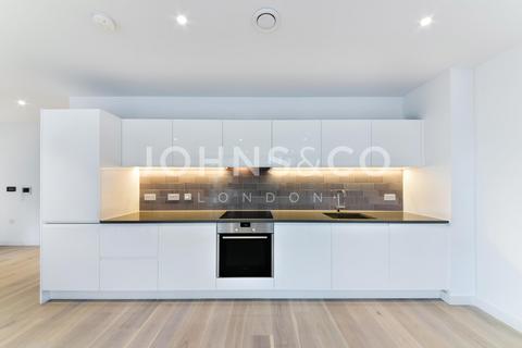 1 bedroom apartment to rent, Commodore House, Royal Wharf, London, E16