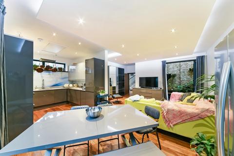 6 Duchess Drive, London, E13 8FE