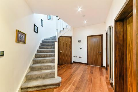 6 Duchess Drive, London, E13 8FE