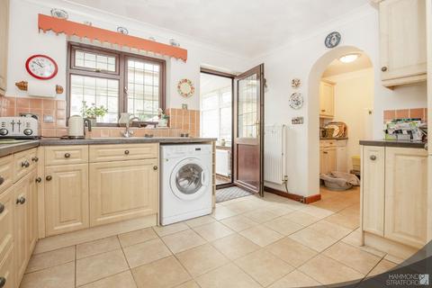4 Bayfield Close, Barford, Norwich, NR9 4BN