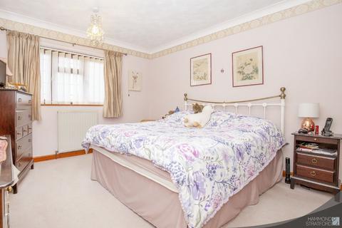 4 Bayfield Close, Barford, Norwich, NR9 4BN