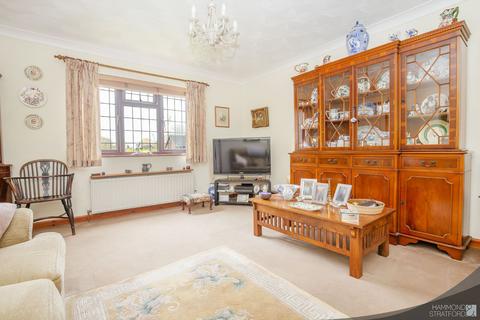 4 Bayfield Close, Barford, Norwich, NR9 4BN