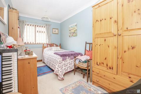 4 Bayfield Close, Barford, Norwich, NR9 4BN